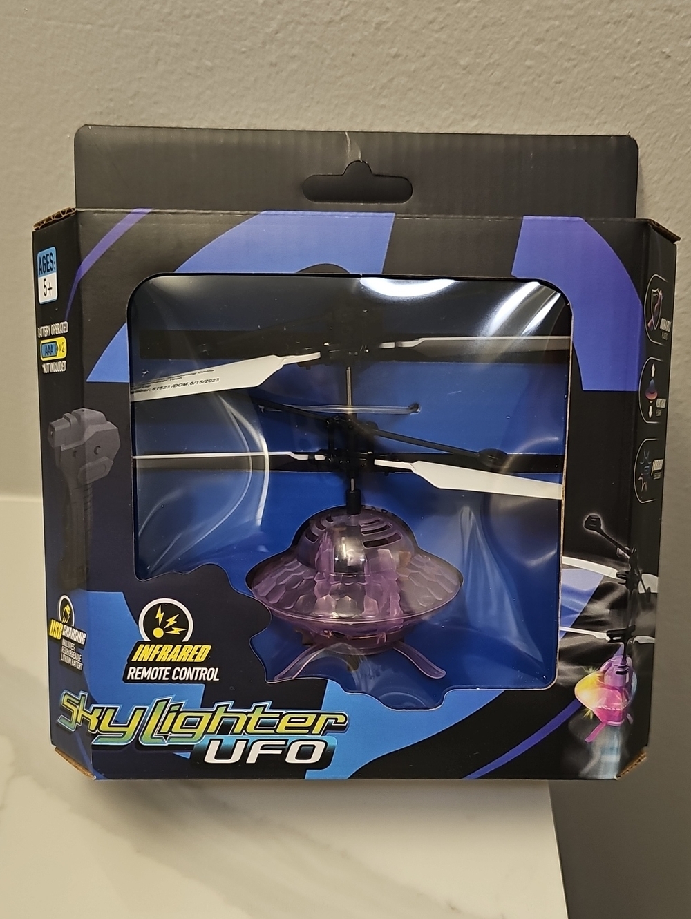 Skylighter UFO Infrared Remote Control Toy. New In Sealed Box.